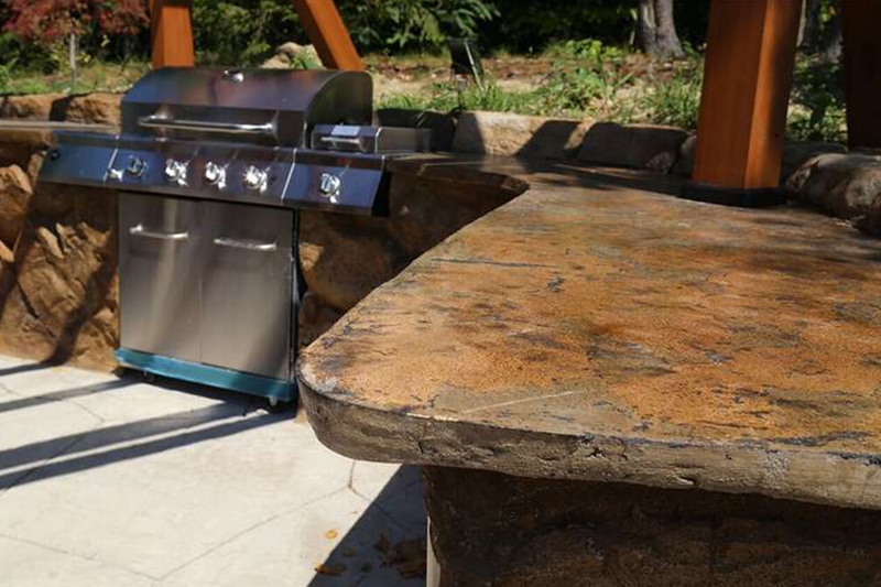 custom outdoor kitchen installation